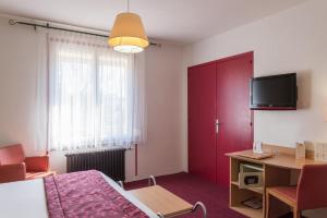 Hotel Bristol - Room Features and Amenities