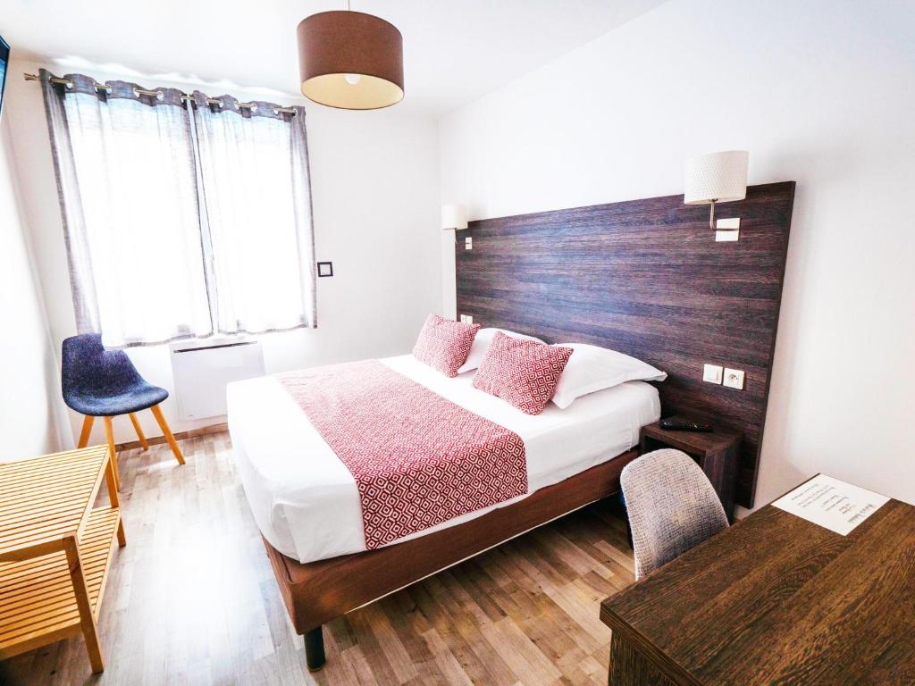 Hotel De La Cathedrale - Location and Nearby Attractions