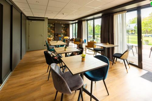 Hotel De La Pommeraie - Amenities and Services