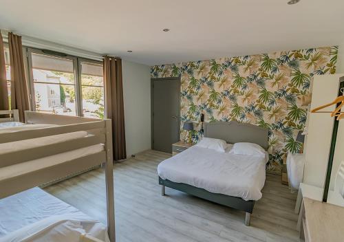 Hotel De L'abbaye in Cluny - Location and Accessibility