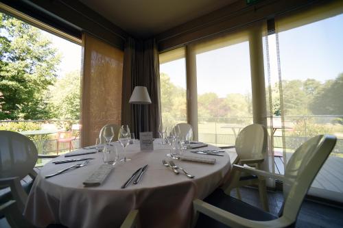 Hotel Du Lac - Amenities and Services