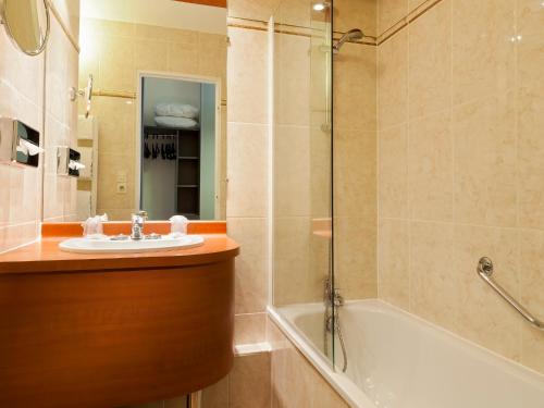 Hotel Kyriad Tours St Pierre Des Corps Station - Amenities and Services Offered
