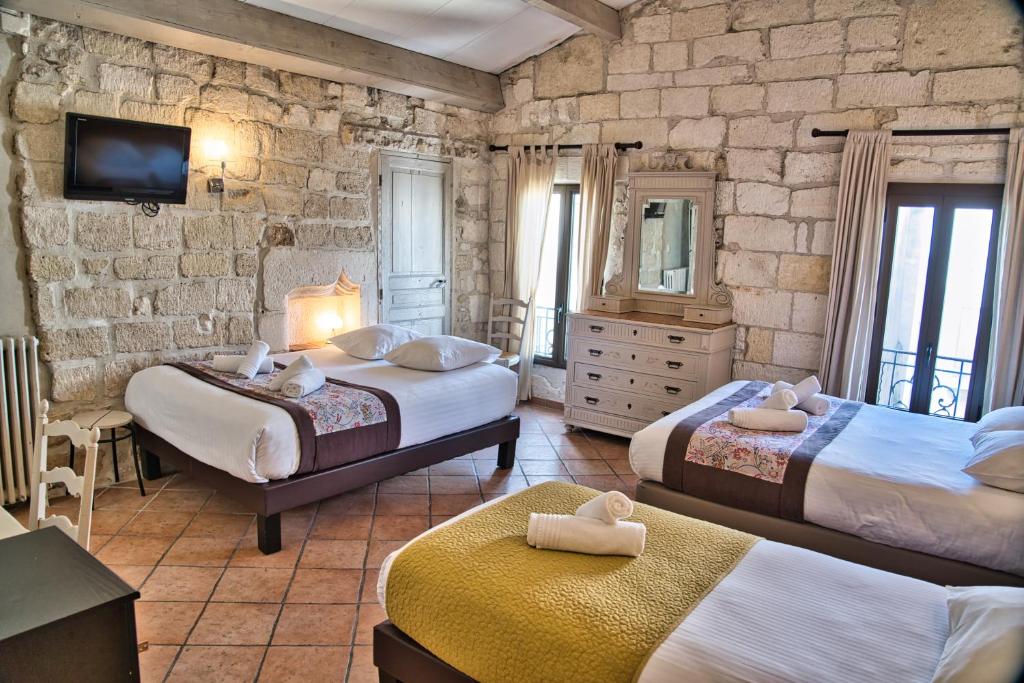 Hotel La Muette - Location and Accessibility