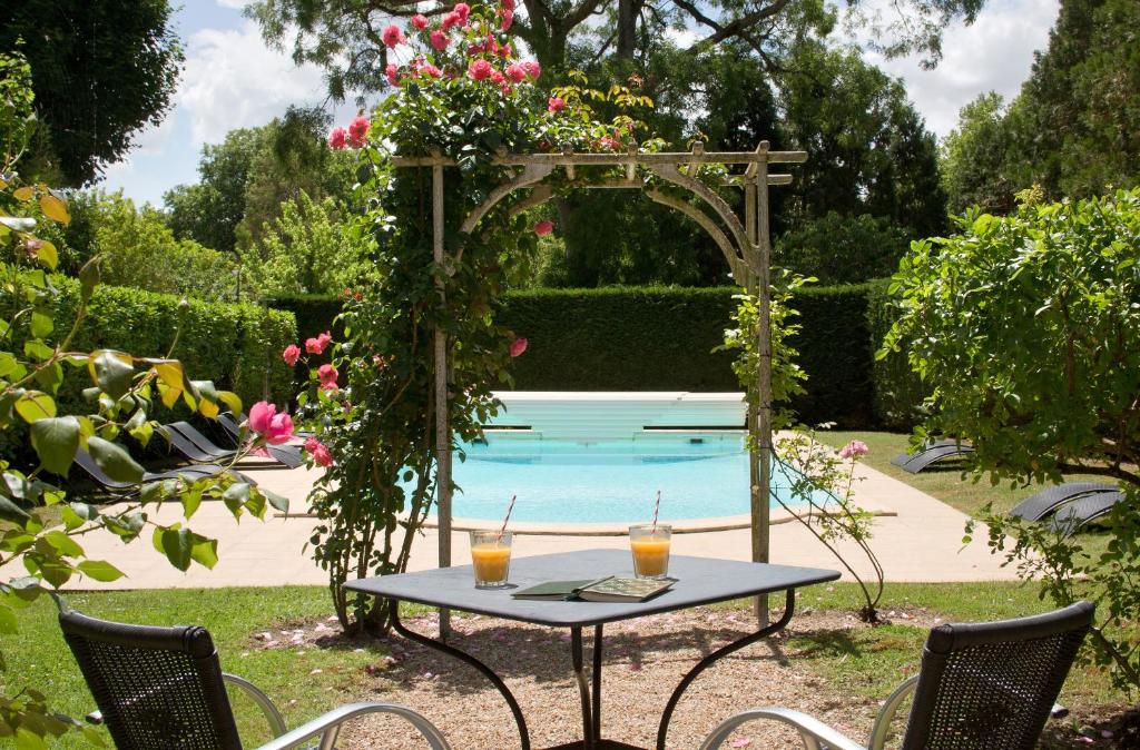 Hotel La Roseraie - Accommodation and Amenities