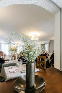 Hotel Le Central - Accommodations and Facilities