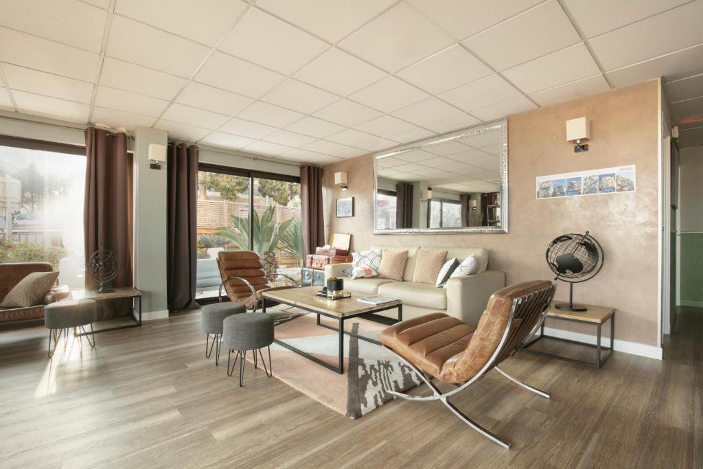 Hotel Le Collier - Amenities and Facilities