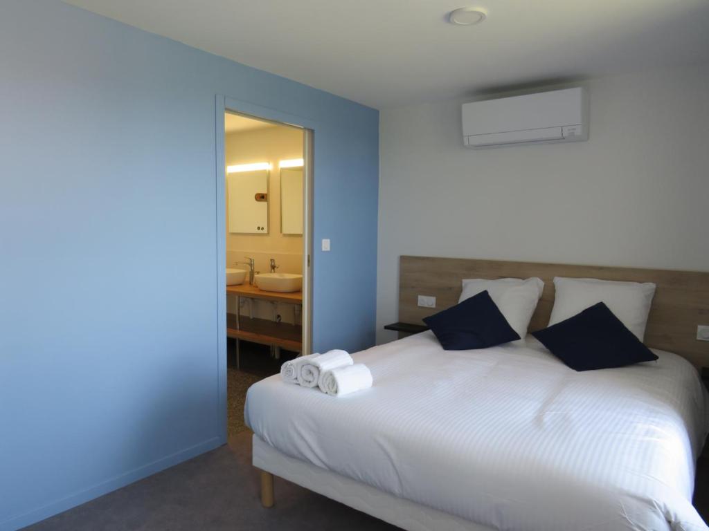 Hotel Les Jardins De Saulzet - Location and Accessibility