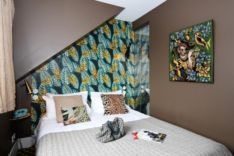 Hotel Les Pilotes Review