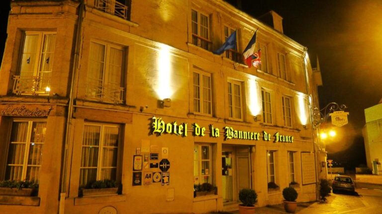 Hotel of the Banner of France Review