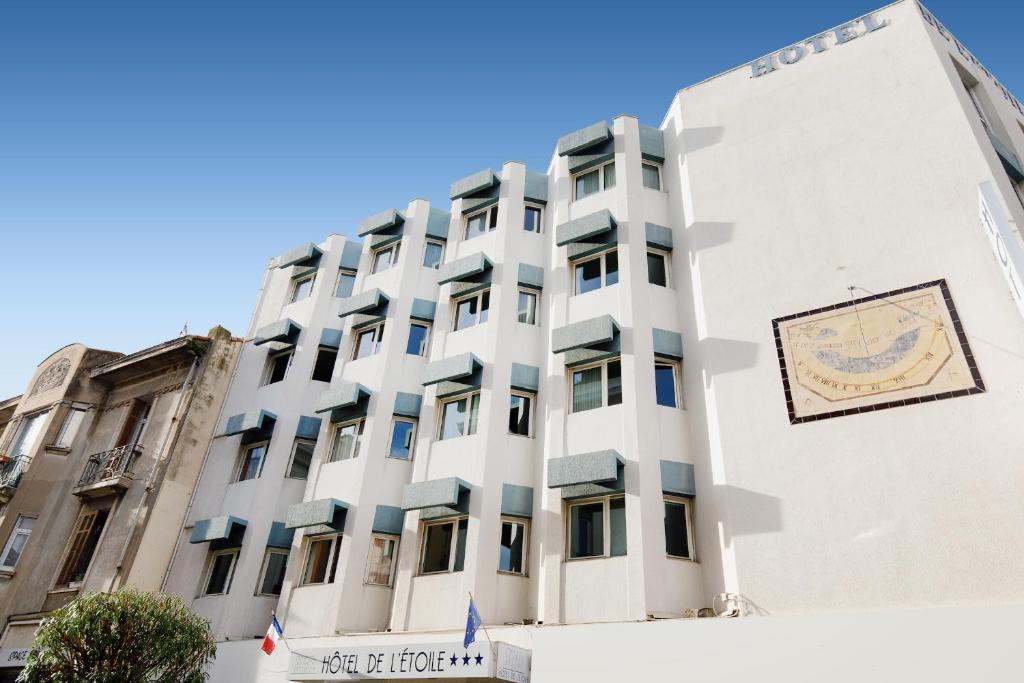 Hotel of the Star - Exceptional Location in Antibes