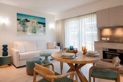 Hotel Residence Chambord in the Heart of Menton - Completely Renovated - Exceptional Guest Experience