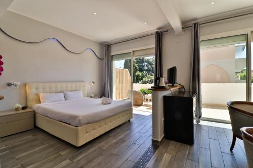 Hotel Restaurant by the Sea - Accommodation Options