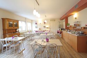 Hotel Restaurant Le Coquelicot - Amenities and Facilities