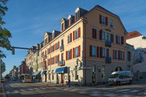 Hotel Restaurant Les Capucins - Accommodations and Amenities