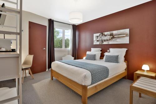 Hotel-Restaurant Logis Europa - Location and Accessibility