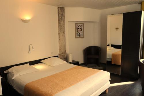 Hotel Restaurant THE SAINT AUGUSTIN - Location and Attractions