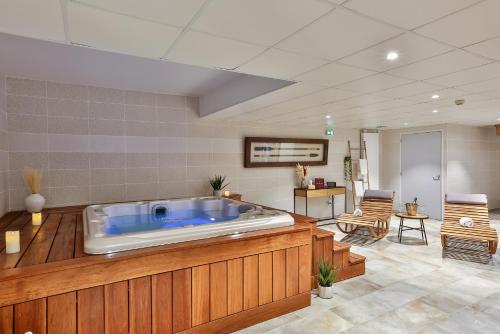 Hotel & Spa FACING THE SEA - Guest Experience and Reviews