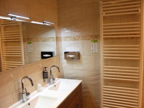 Hotel The Good Inn - Guest Experience and Amenities