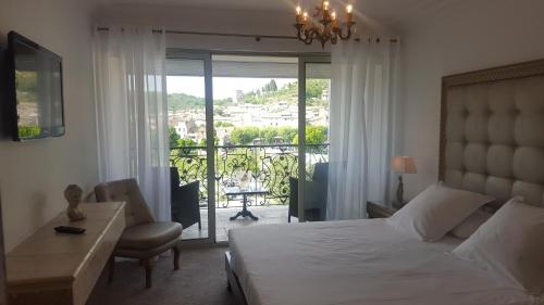 Hotel The Two Lions - Amenities and Services Offered