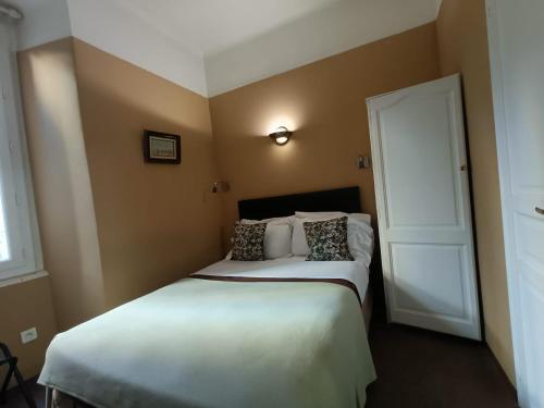 Hotel Villa La Tour - Accommodation and Amenities