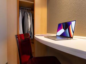 Ibis Besançon Centre La City - Accommodations and Amenities