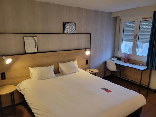 Ibis Chateauroux - Room Features and Amenities
