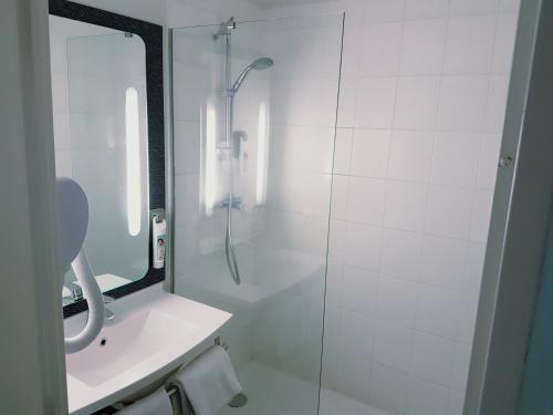Ibis Clermont Ferrand Nord Riom - Location and Accessibility