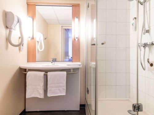 Ibis Issoire - Accommodations and Amenities