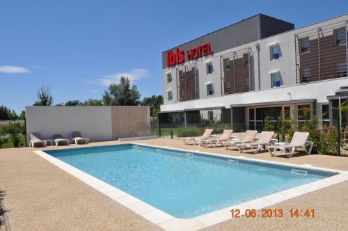 Ibis Istres Trigance - Amenities and Services