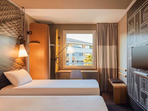 Ibis La Ciotat - Accommodations and Amenities