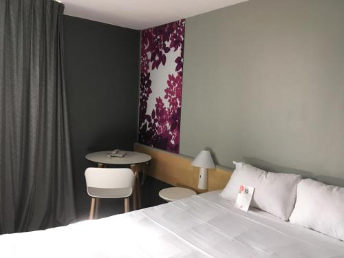 Ibis Laon Review
