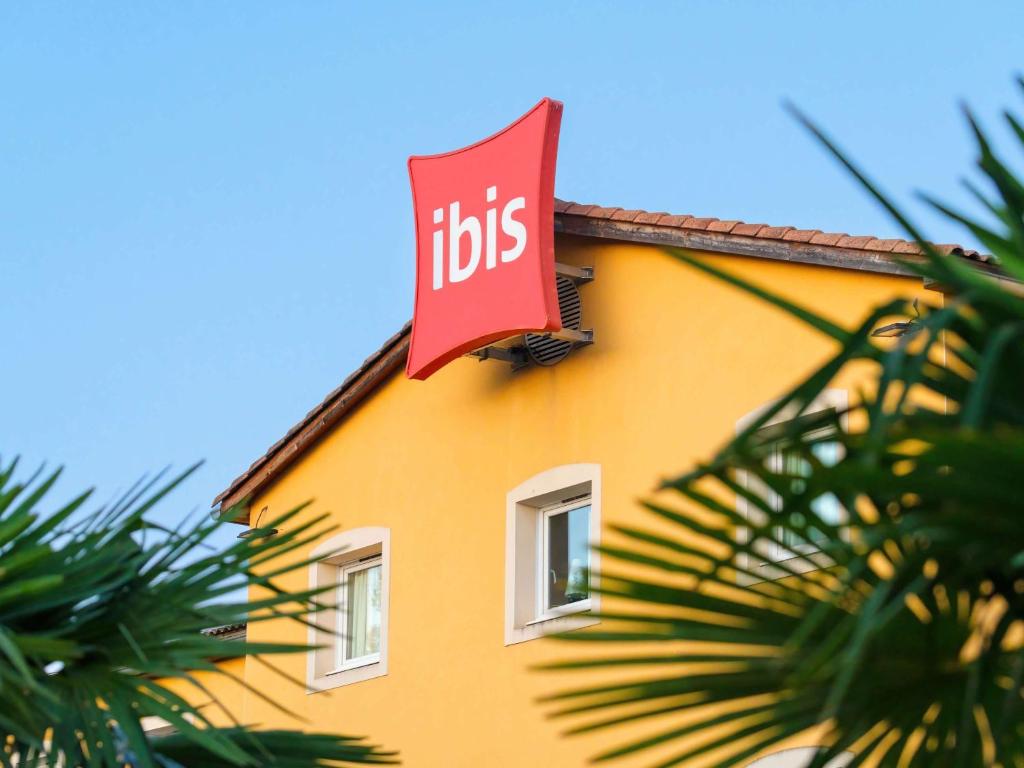 Ibis Manosque Cadarache - Location and Nearby Attractions