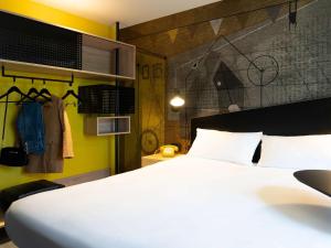 Ibis Styles Dreux Centre Station - Room Features and Amenities