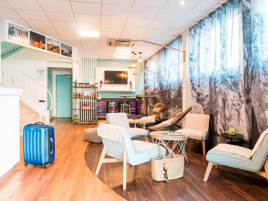 Ibis Styles Marseille Centre Prado Place Castellane - Amenities and Services