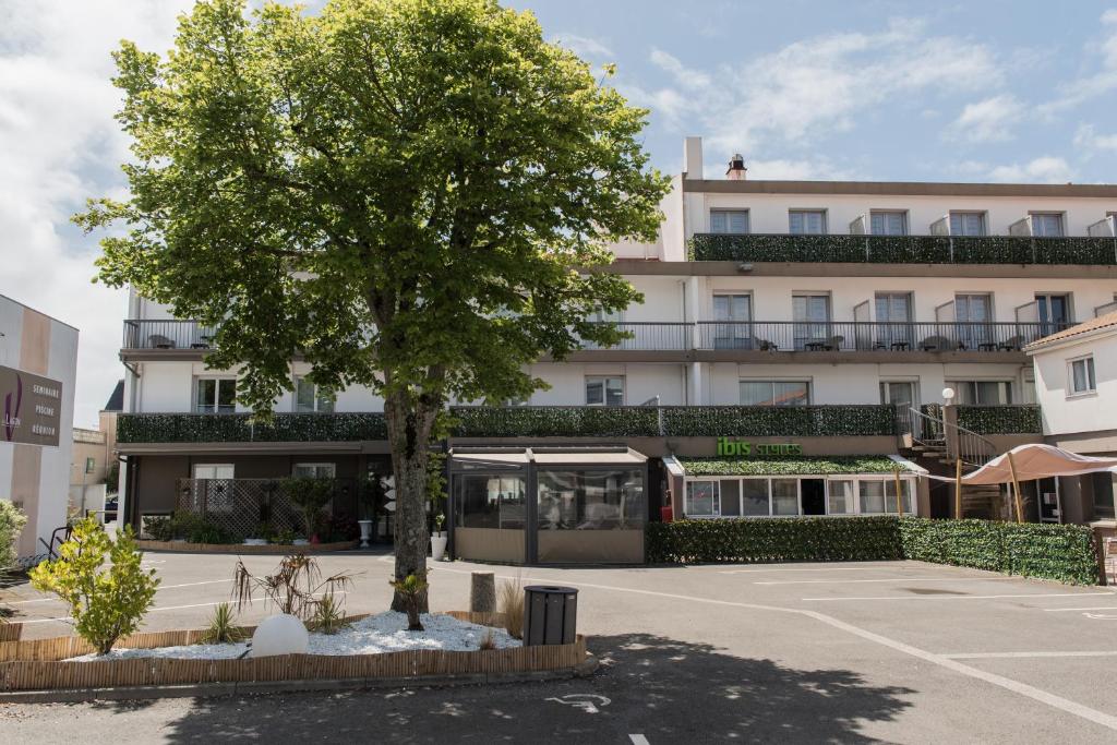 Ibis Styles St Gilles Croix De Vie City Center - Amenities and Services