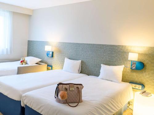 Ibis Styles Tours Centre - Room Features and Amenities