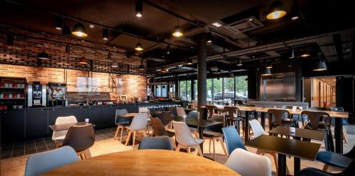 Ibis Styles Valenciennes Petite Foret - Amenities and Facilities