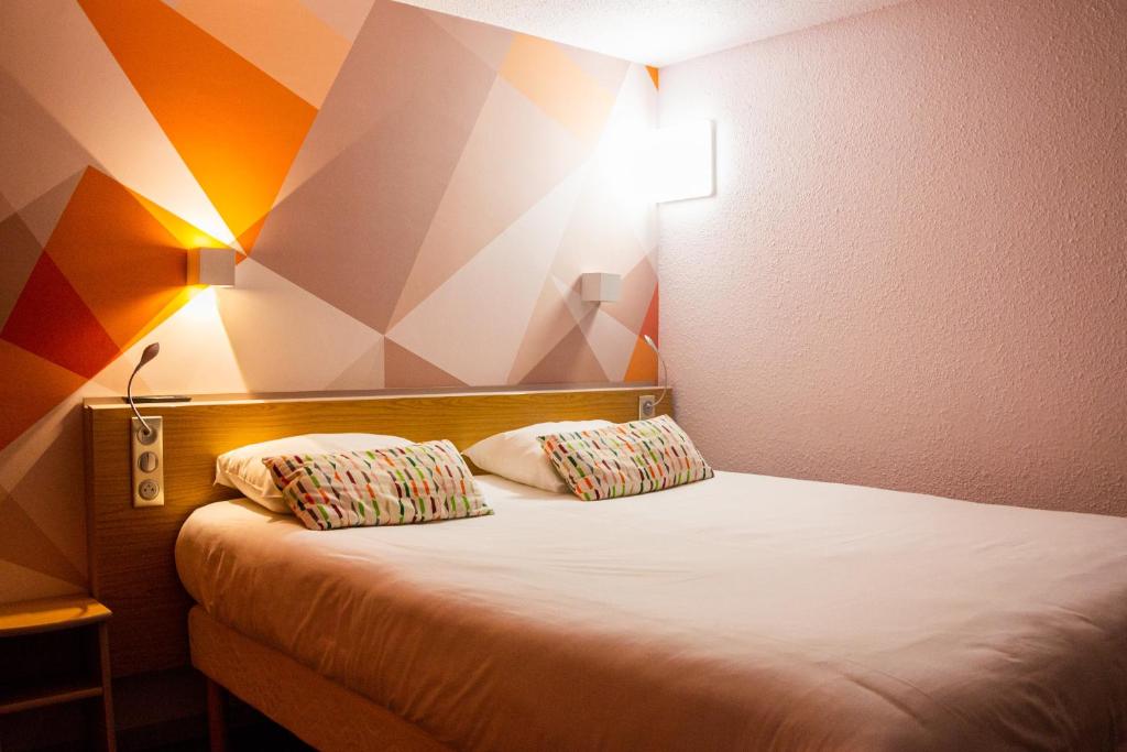 Initial by Balladins La Roche-Sur-Yon - Room Types and Amenities