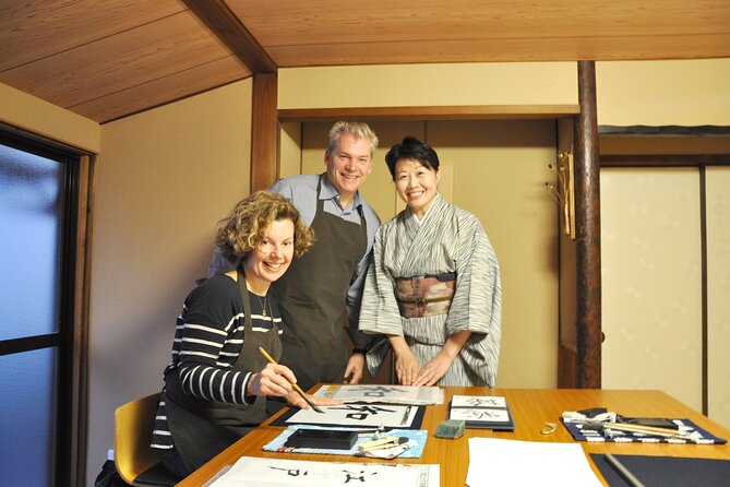 Japanese Calligraphy in a Kyoto Machiya - Learning the Art of Brush Strokes