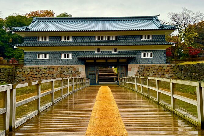 Kanazawa Half Day Private Tour - Castle, Garden, Geisha District - Tour Features