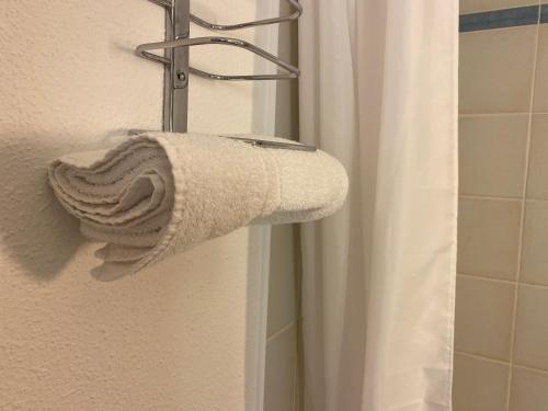 Kyriad Direct Marseille West - Martigues - Amenities and Services