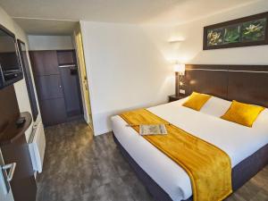 Kyriad Lille East - Hem - Amenities and Services