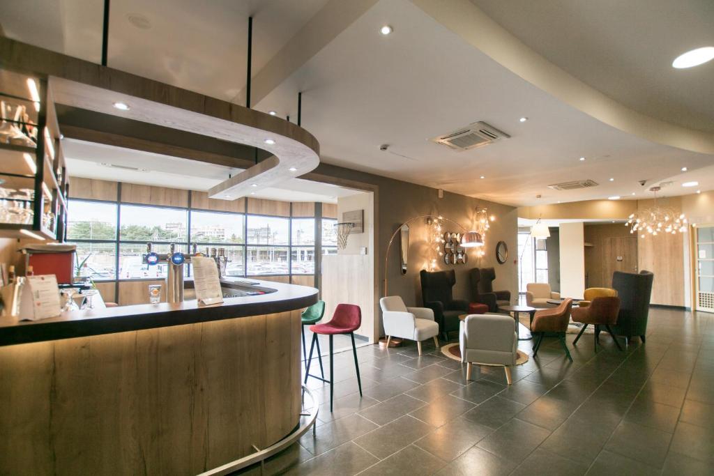 Kyriad Limoges Centre Gare - Atrium - Guest Reviews and Ratings