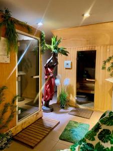 Kyriad Restaurant Center SPA Vichy - Guest Experience and Amenities