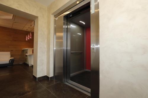 Lacour Hotel - Guest Experience and Reviews