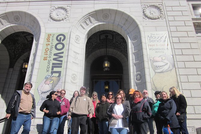 Landmarks Downtown-West Walking Tour - Meeting and Logistics