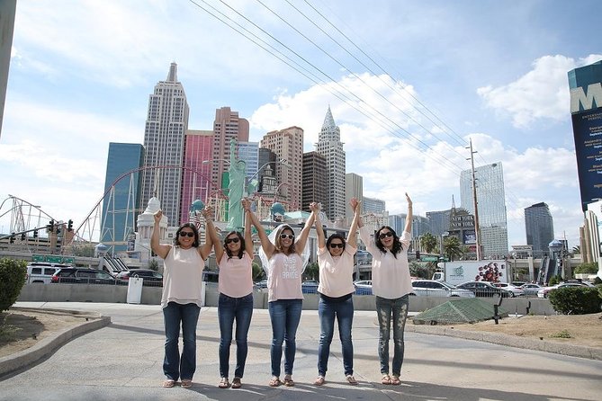 Las Vegas Photo Tour by Luxurious Vehicle - Luxurious Limousine Service