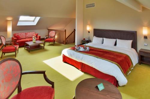 Le Clos Rebillotte - Amenities and Services
