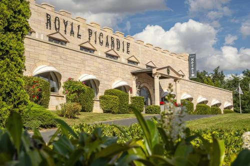 Le Royal Picardie - Room Features and Amenities