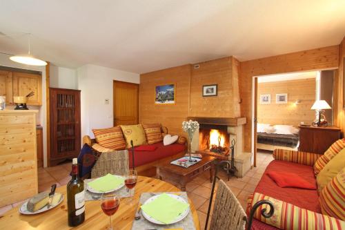 Locations Apartments & Chalets - Pedestrian Village, Glacier View - Accommodation Options